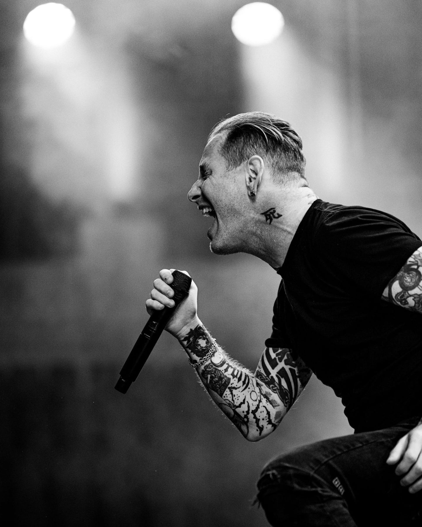 Corey Taylor performing