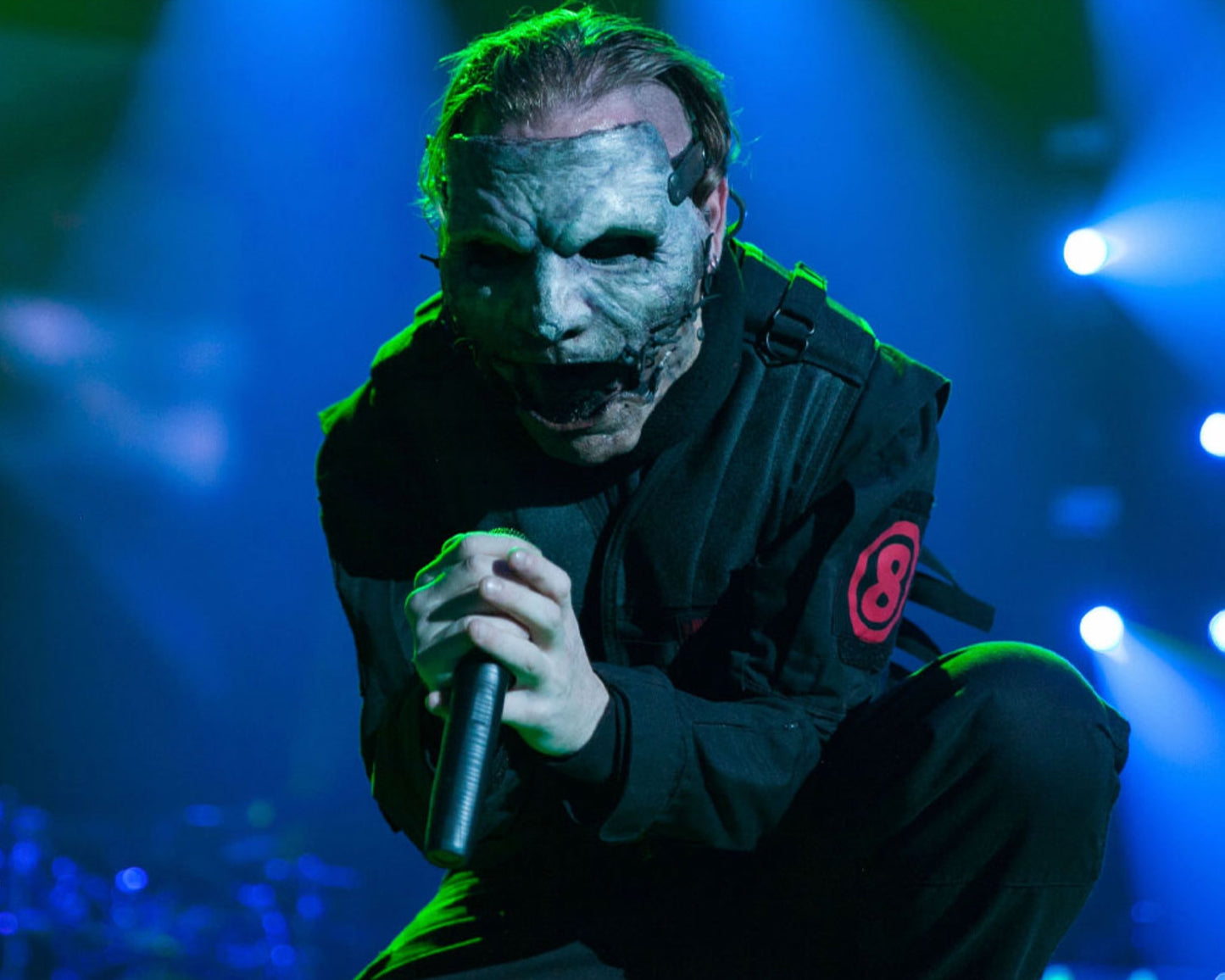 Corey Taylor in Slipknot mask performing