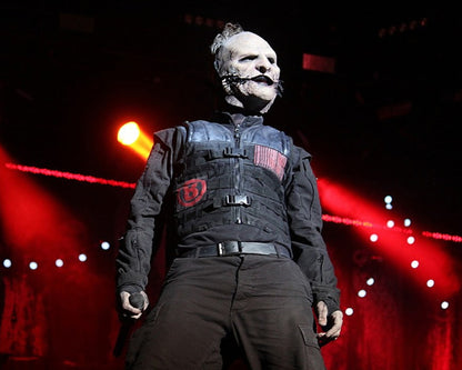 Corey Taylor in Slipknot mask performing