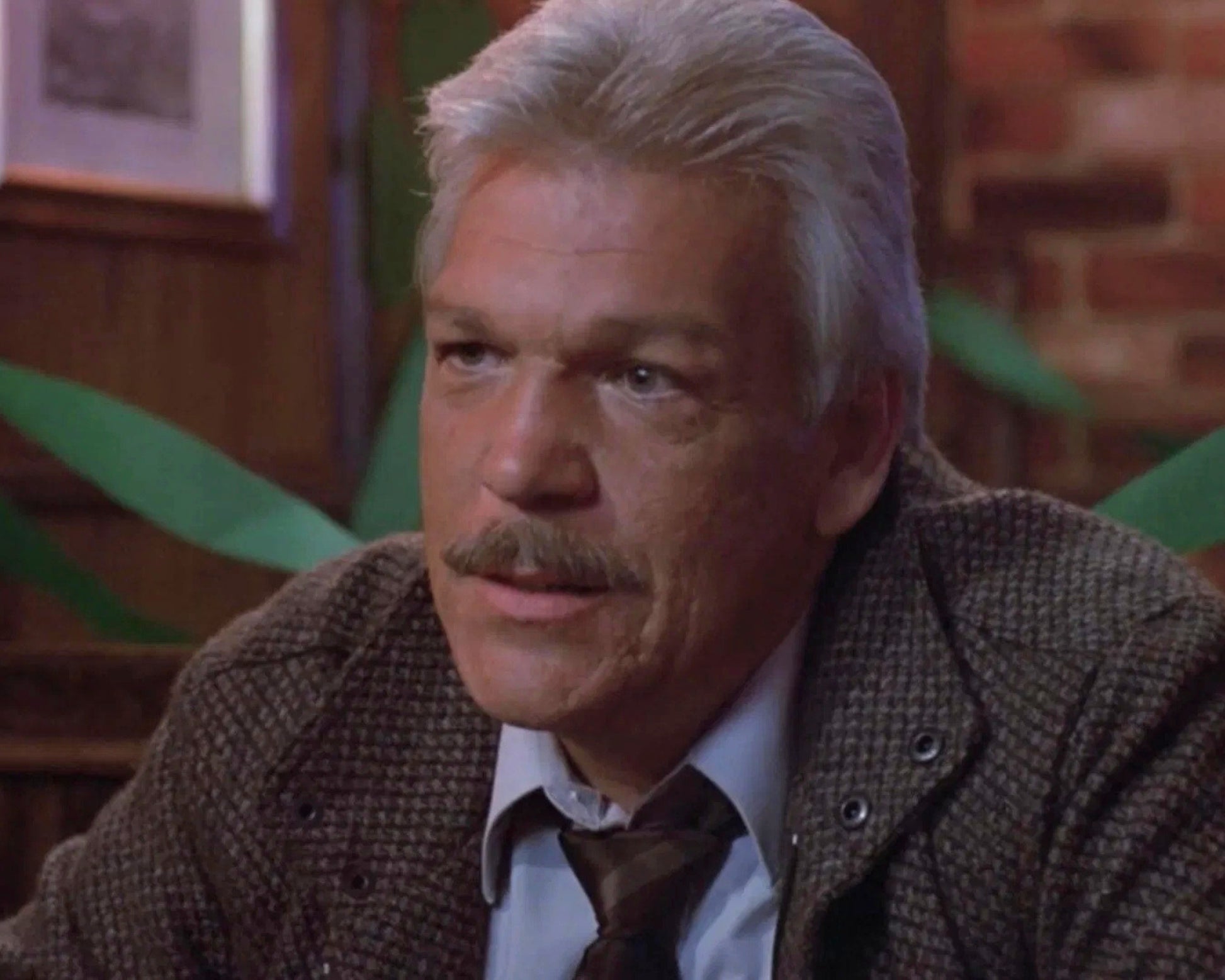 Tom Atkins Photo 11